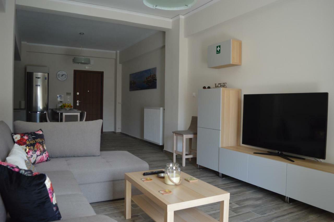 Botonis Bright Spacious Apartment Chrissi Akti Chania Exterior foto