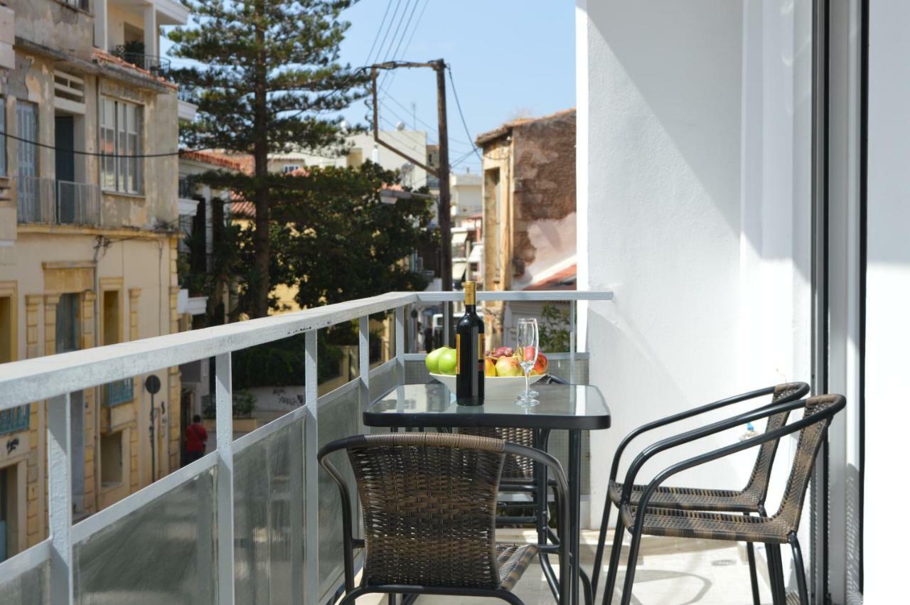 Botonis Bright Spacious Apartment Chrissi Akti Chania Exterior foto